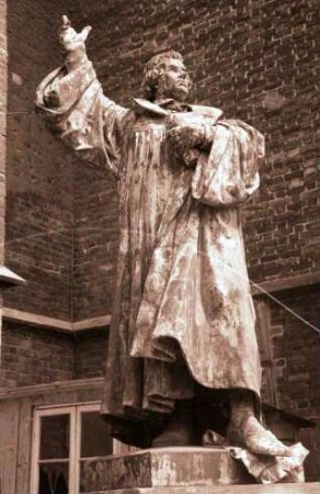 Hannover: Martin-Luther-Denkmal, vor der Marktkirche [St. Georgii et Jacobi]