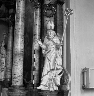 Annenaltar (Nördlicher Seitenaltar) — Heiliger Patrizius