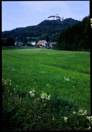 Leinleiter Tal: Schloss Greifenstein über dem Leinleiter Tal