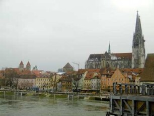 Regensburg: Stadtansicht mit Dom