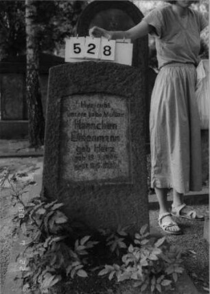 Grabstein 528