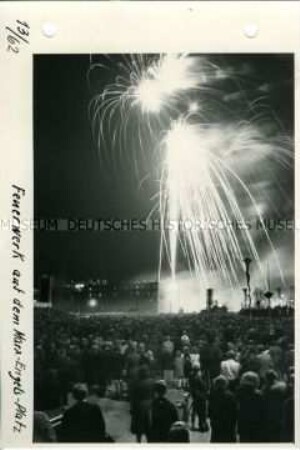 Feuerwerk auf der Berliner Maidemonstration 1950