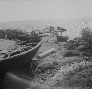 Vitt (Putgarten). Fischerboote am Strand, Kleiner Hafen