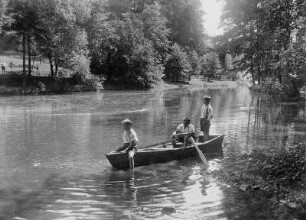 Kirschau : Kirschau. Kinder auf einem Bootsausflug