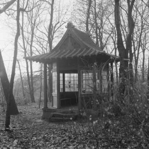Coswig, Villa : Coswig. Villa mit Parkanlage, Kötitzer Straße 30. Chinesischer Pavillon