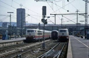 Stuttgart Hbf. Gleis 8 Lok 103 191 Lok 103 001