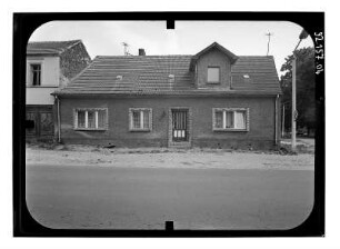Kremmen, Schloßdamm. Wohnhaus. Straßenfront