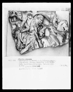 Sarkophagfragment mit Darstellung aus der Meleagersage: Diana, Herkules und ein Dioskur