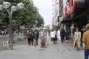 Stuttgart: Fußgängerzone, obere Königstraße mit Gastarbeitern