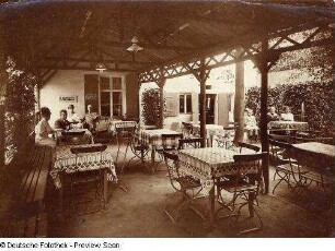 Heinrich's Restaurant. Terrasse