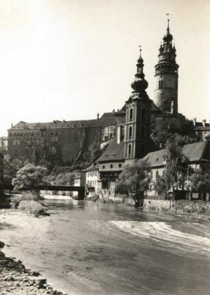 Český Krumlov (Krumau). Schloß. Blick über die Moldau