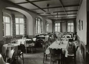 Dresden. Gaststätte "Narrenhäusel". Restaurant. Gastraum