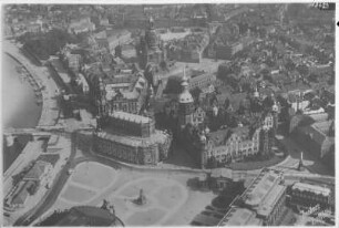 Dresden. Altstadtkern von Westen mit Katholischer Hofkirche, Schloß und Frauenkirche