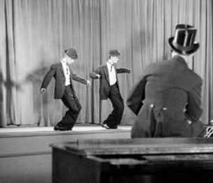 Und Nelson spielt ... Eine Tonfilm-Schlager-Revue (1929) - Filmanfang