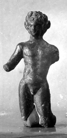 Fragmentierte Statuette eines Jünglings