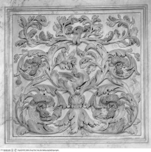 Cappella Filomarino (dell'Annunziata), Akanthusornament