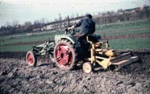 Fotografie: Geräteträger, Bodenfräse