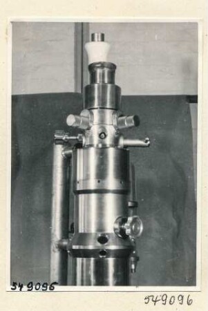 Elektronenmikroskop Zusammenbau, Bild 5; Foto 1954