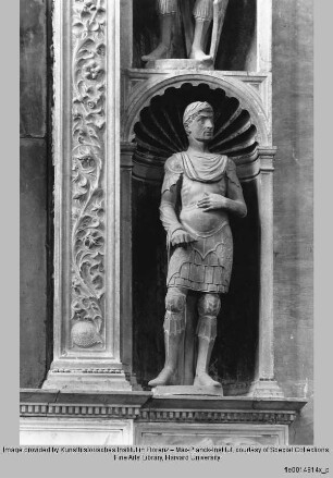 Grabmal des Dogen Pietro Mocenigo : Rechter Pilaster : Krieger mit Lorbeerkranz