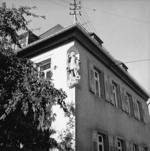 Ehem. Hof des Viktorstiftes; Eltville, Hauptstraße (Rauenthal) 1a, Hauptstraße (Rauenthal) 1