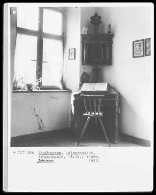 Schreibtisch