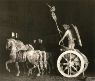 Schadow, Gottfried. Quadriga mit Viktoria (1789 entwurfen). Kupfer, getrieben; H. 6 m