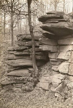 Oberlausitz. Spreetal unterhalb Bautzen. Granitfelsen am rechten Uferhang des Abgotts