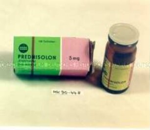 Schachtel mit einem Tablettenröhrchen "PREDNISOLON"