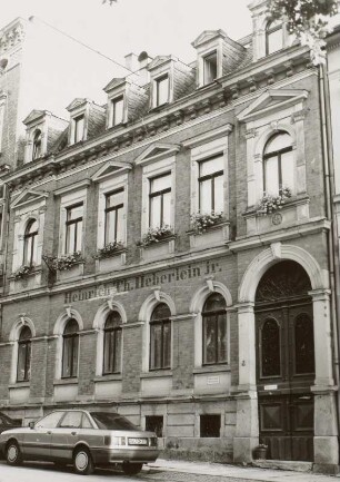 Markneukirchen, Wohnhaus : Markneukirchen (Vogtlandkreis), Wohnhaus, Lutherplatz 2, um 1890, Straßenansicht