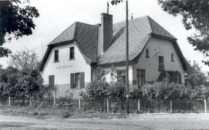 Schule in Kahnsdorf (Niederlausitz) : Šula we Wóškalawje (Delnja Łužica)