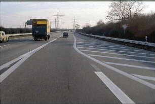 Ausfahrt aus Nebenfahrbahn West (Kaiserslautern Richtung Heilbronn) zu Hauptfahrbahn West (Kaiserslautern Richtung Heilbronn)
