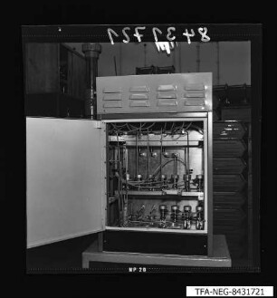 Unbekannte Anlage, Frontseite, geöffnet, Foto 1984