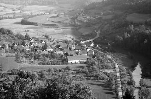 Langenburg: Blick in das Jagsttal von der Kaffeeterrasse Rosengarten