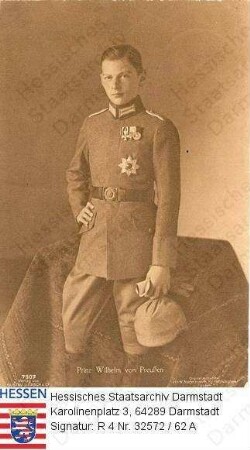 Wilhelm Kronprinz v. Preußen (1906-1940) / Porträt in Uniform, in Raum stehend, Ganzfigur
