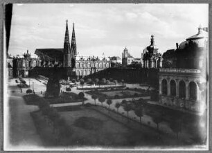 Dresden, Blick über den Zwingerhof zur Sophienkirche