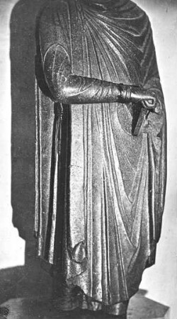 Ravenna, Erzbischöflicher Palast, Torso einer byzantinischen Figur