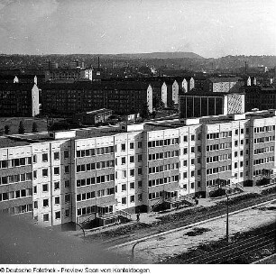 Ernst-Thälmann-Straße, Postplatz, Wilsdruffer Vorstadt (u.a. mit Autoausstellung)