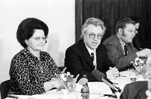 Freiburg: Hotel Stadt Freiburg; Pressekonferenz betr. Atomkraftwerk Wyhl; Wirtschaftsminister Eberle und Sozialministerin Frau Griesinger