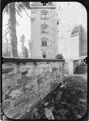 Heldburg (Bad Colberg-Heldburg). Veste Heldburg (Baubeginn 12. Jh.). Teilansicht von Ostnordost