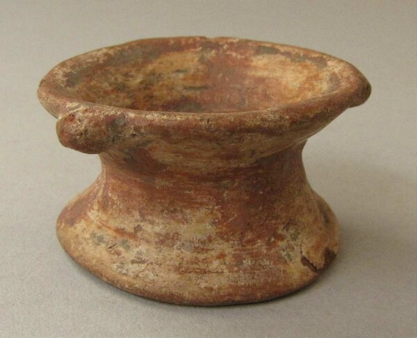 Clay pot stand