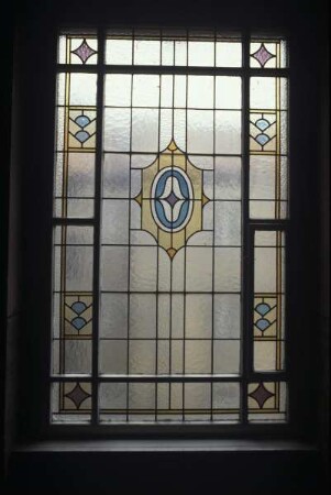 Fenster mit ornamentalen Verzierungen