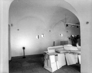 Raumaufnahme, O.T. für KhD : Raumaufnahme, O.T. für KhD. 2003 in der Ausstellung: Nebengeräusche des Hauses, 17.08.2003-26.10.2003