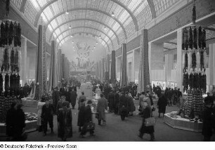 Blick in die Ausstellungshalle der Sowjetunion