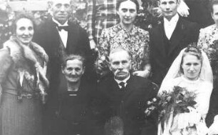 Neschwitz-Loga. Ehem. Logaer Mühle, Hochzeit von Ida Semmer mit Willi Hohlfeld am 13.10.1946, Ausschnitt: ehem. Müller Semmer und Frau Marie, Repro (Bildersammlung Ida Hohlfeld, geb. Semmer, Loga)