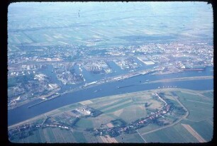 Luftaufnahme Industriehafen Bremen/Weser, 1976