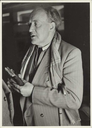 photokina 52 : Professor Walter Hege, der Altmeister der Photografie, gab Unterricht im Farbphotographieren