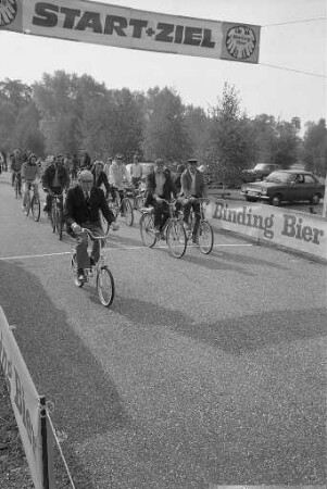 Volksradfahren im Hardtwald, initiiert vom Radsportverein "Freiherr von Drais" 1923 e.V.