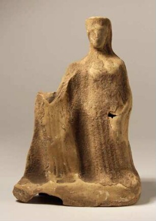 Drei nebeneinander stehende Frauen, Fragment