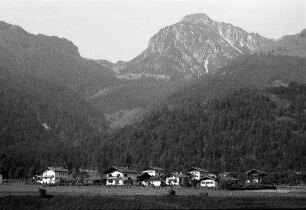 Ettenhausen: Gesamtansicht des Ortes mit Geigelstein