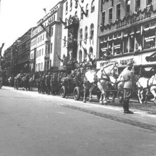 Dresden, Schloßstraße. Einzug der 4. Division in Dresden, 9. August 1940